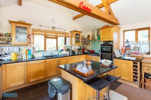 Owls Hoot - Kitchen- click for photo gallery
